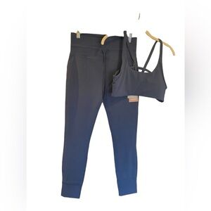 NWT Vuori leggings and bra set Size L